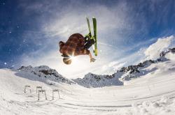 开云体育下载-猛龙击溃山西队，英格拉姆在东决关键战接管比赛，跨越时空的接管者启示录