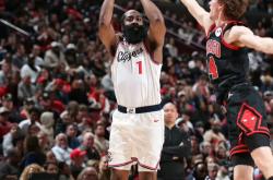 开云APP-快船惨遭溜马反杀!乔治单核作战无奈的简单介绍