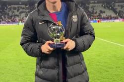 开云体育官方网站-莱万梅开二度,携拜仁晋级欧冠强