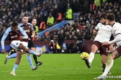 开云体育平台APP-球队实力悄然崛起,逐步称霸联赛