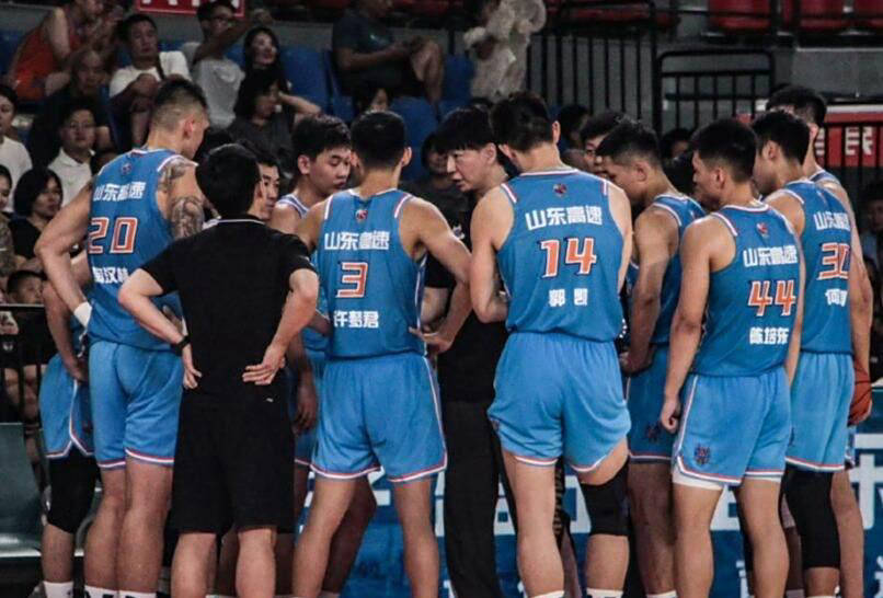 山东男篮极致反击,实现惊天逆转,赢得比赛 山东男篮极致反击,实现惊天逆转,赢得比赛