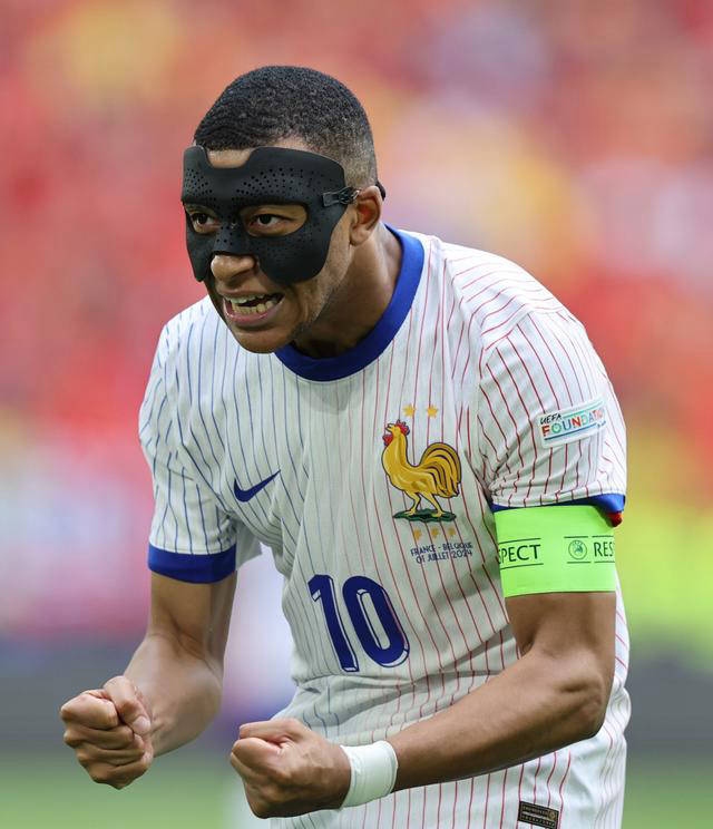 门将演绎扑救经典!凭借神奇扑救球队晋级 门将演绎扑救经典!凭借神奇扑救球队晋级