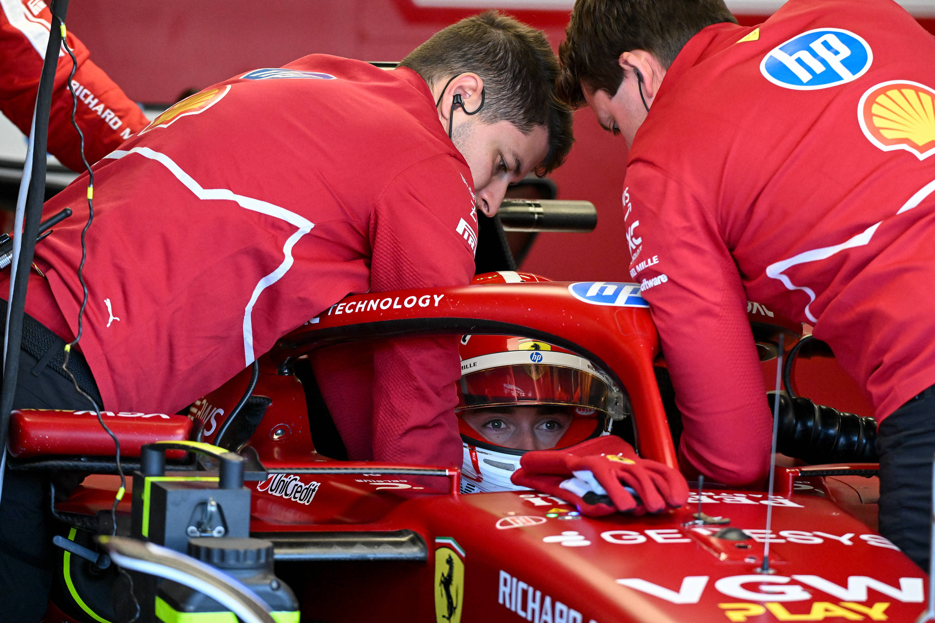 关于红牛车队鏖战红牛二队，汉密尔顿关键制胜的信息