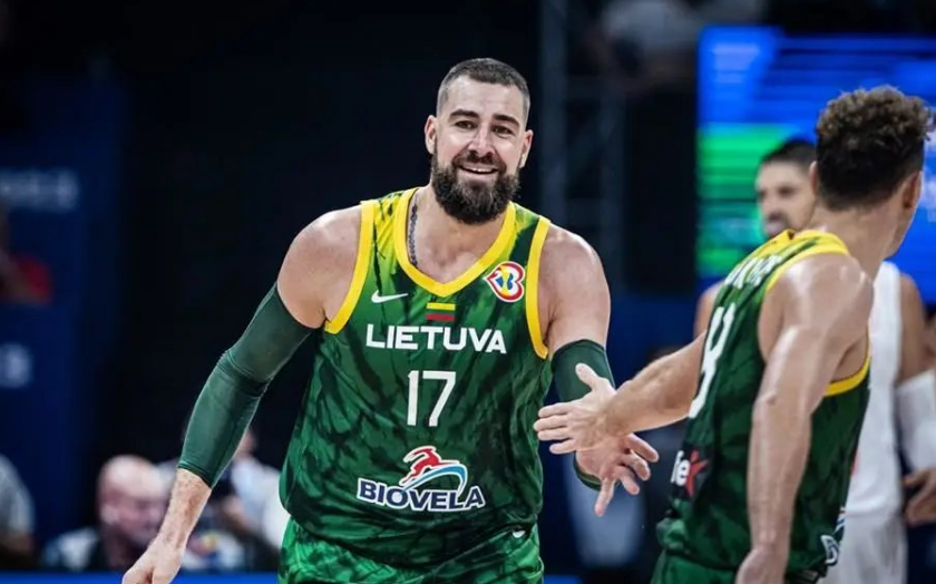 加拿大男篮血洗尼日利亚男篮，萨博尼斯打破历史纪录的简单介绍