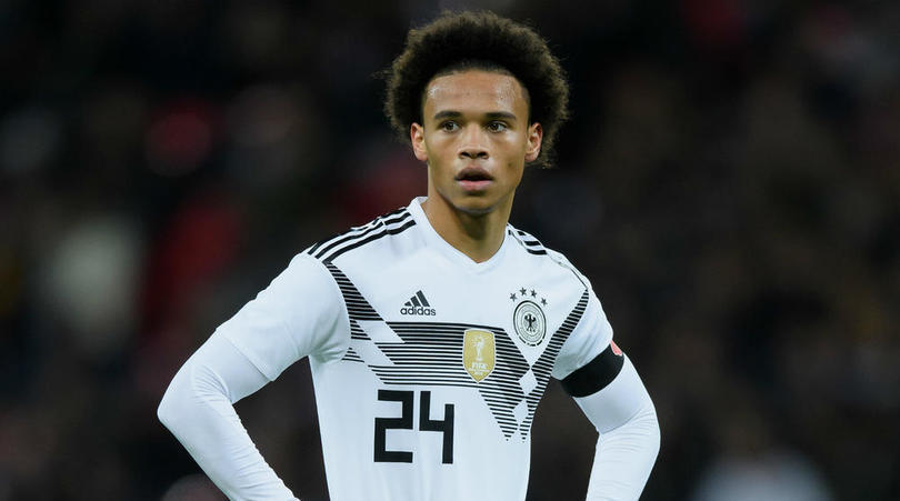 冰岛队踢出精彩比赛，力夺胜利晋级半决赛