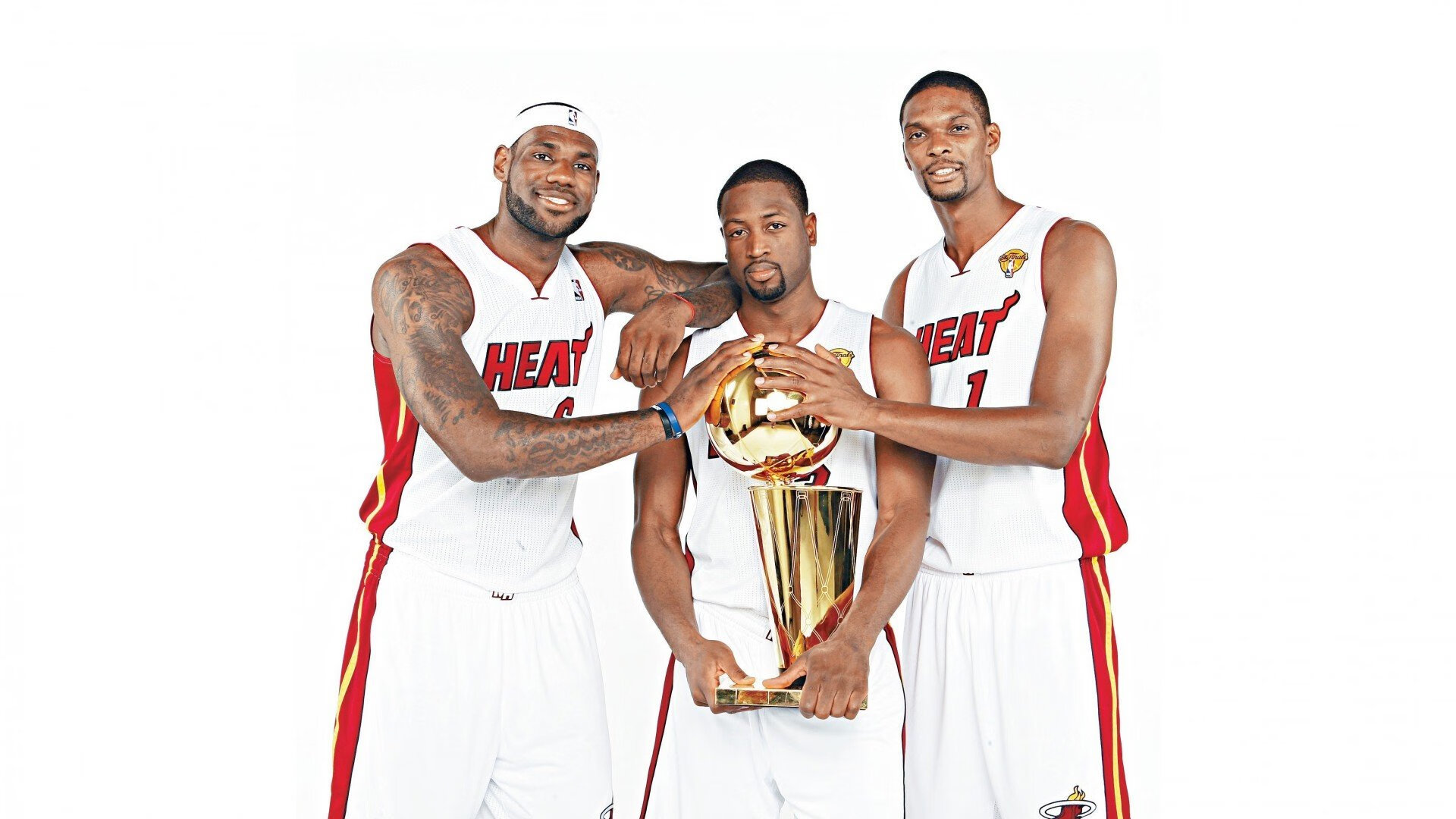 哈利伯顿化身关键锁匠,深圳铁血防守冻结上海攻势