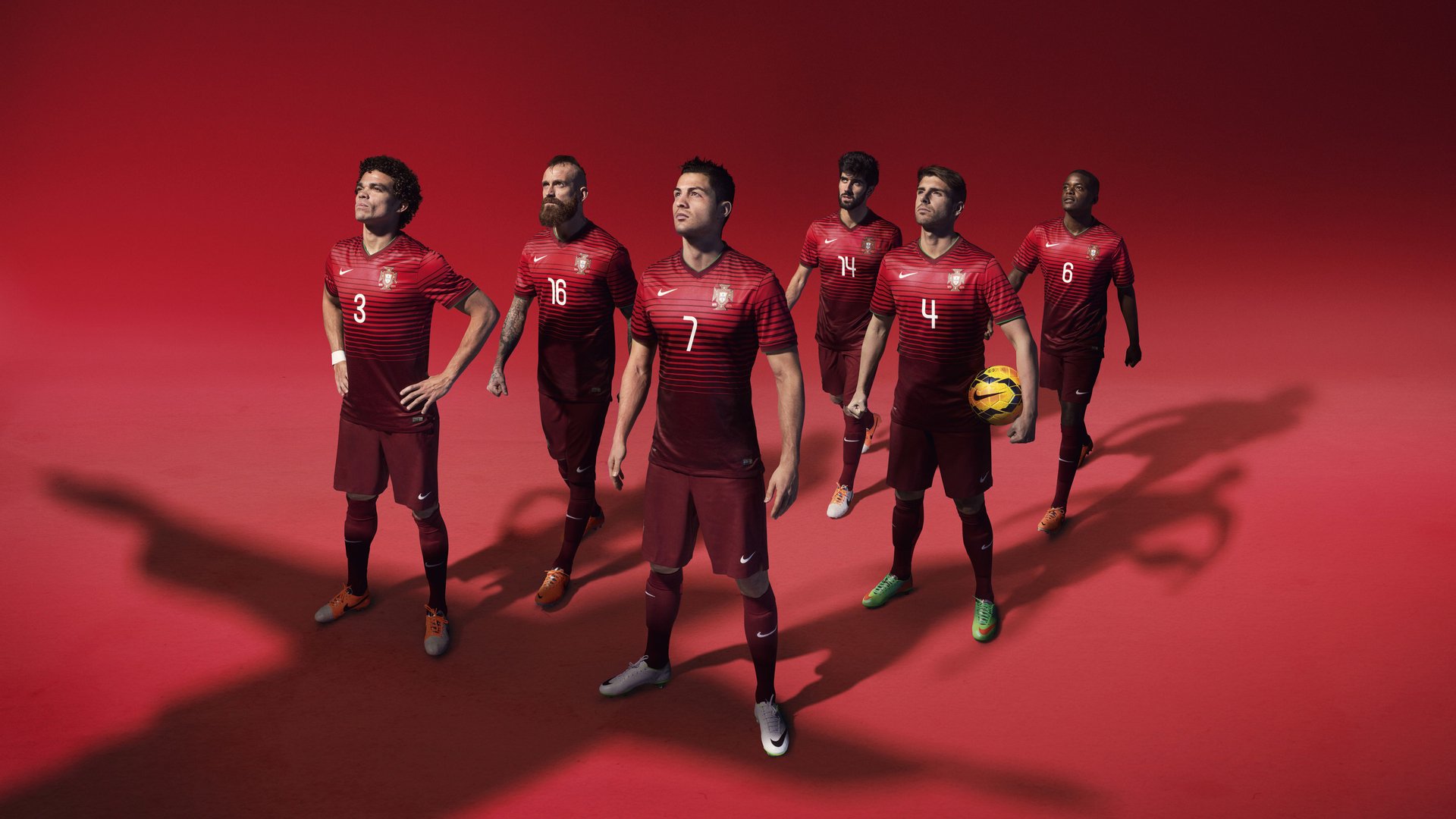 东方力量席卷伊蒂哈德，中国元素闪耀，奥斯梅恩满分表现背后的足球新叙事