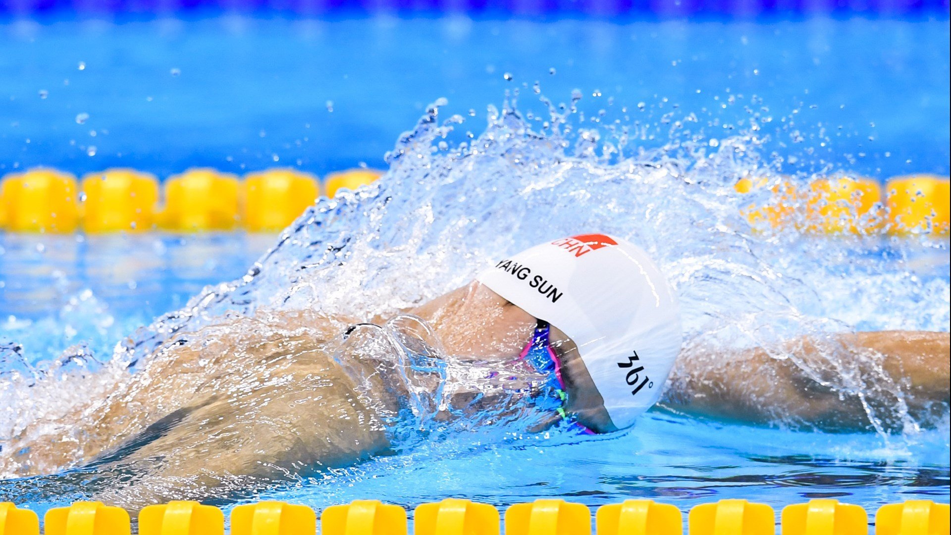 绿茵与赛道,当阿根廷狂胜韩国,三笘薰在F1揭幕战接管比赛