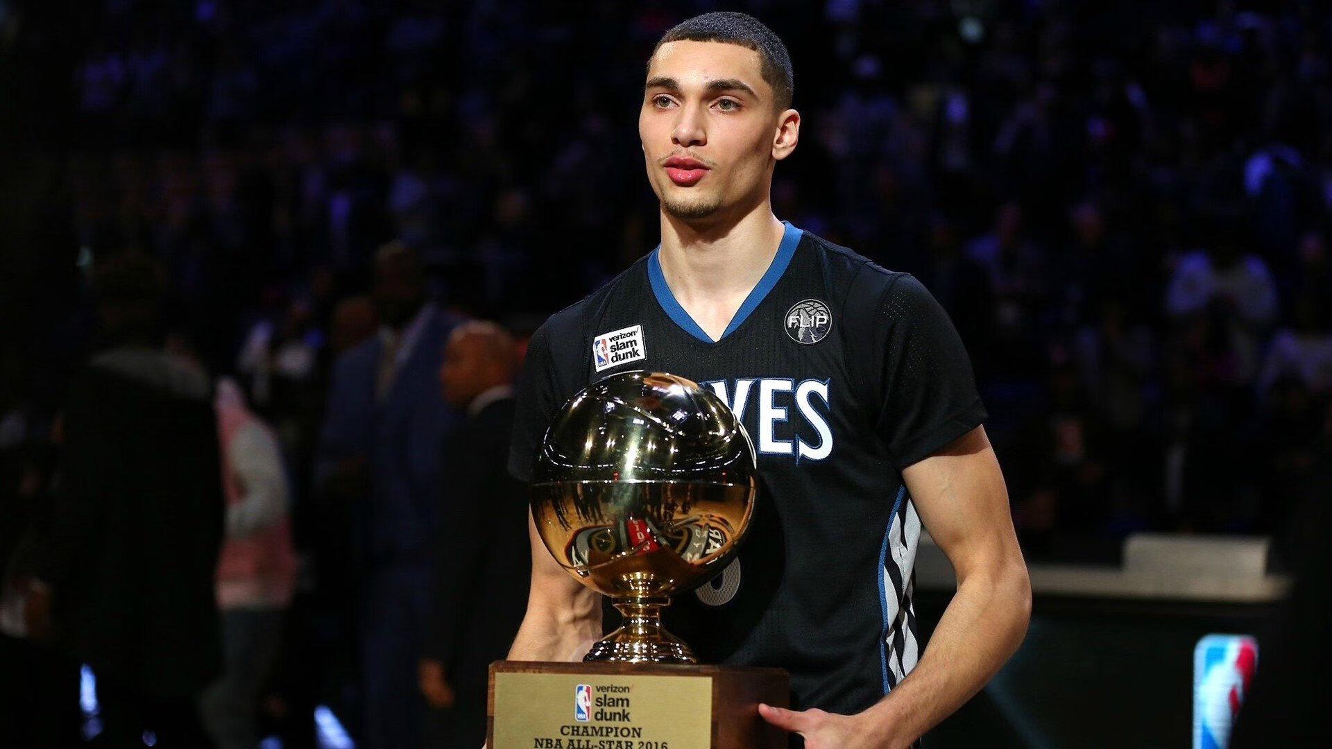 双线统治，雄鹿横扫黄蜂，伦纳德奥运关键战接管比赛